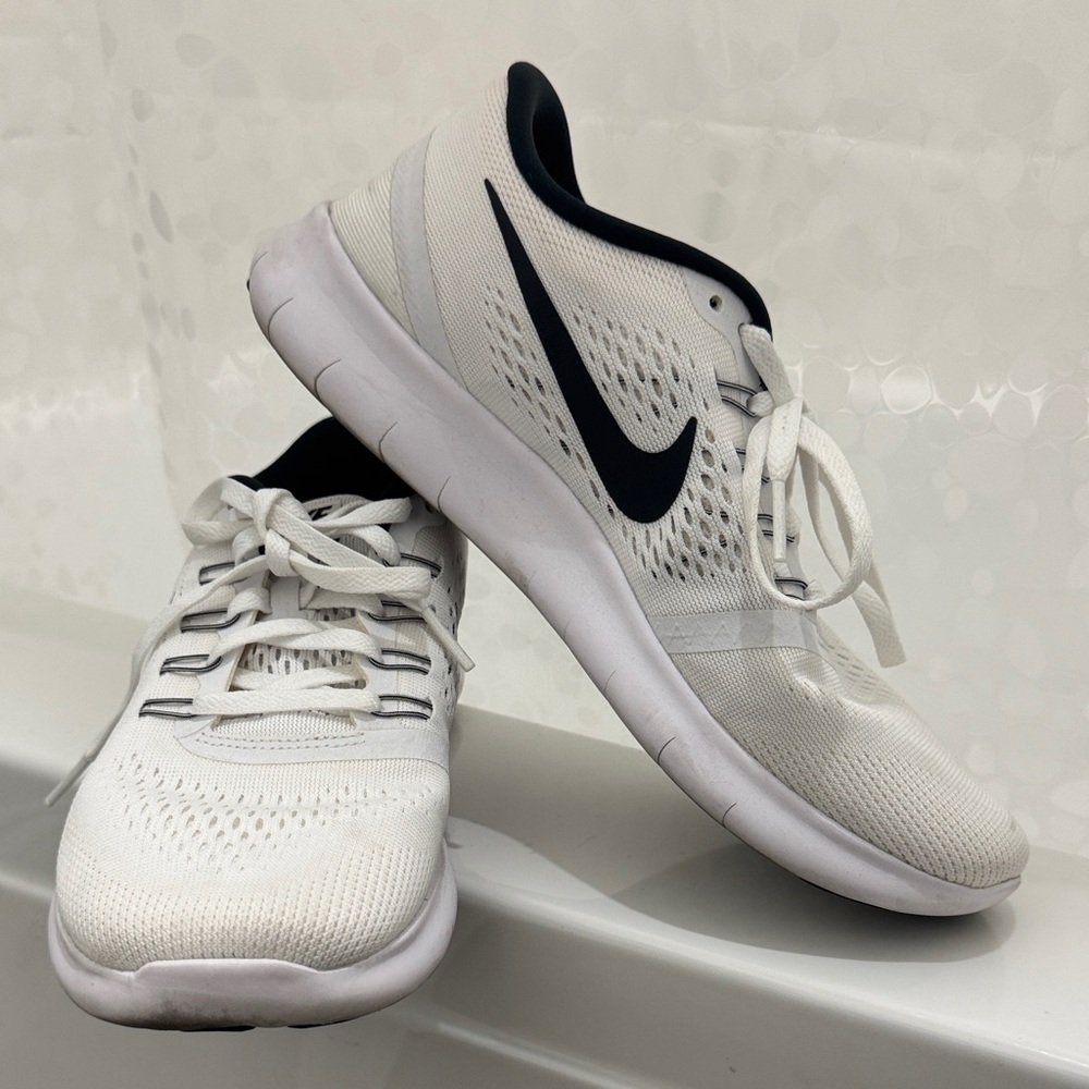 Nike White and Black Free RN Running Shoes